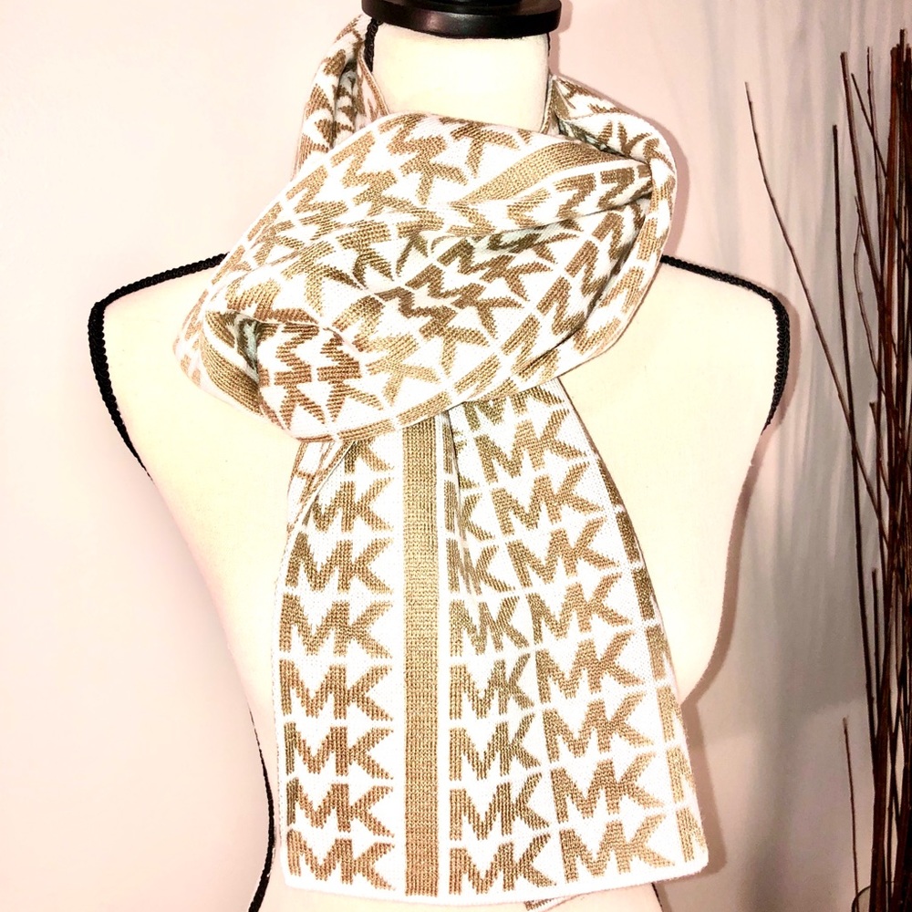 2 DAY ONLY BLACK FRI SALE!! Michael Kors scarf NWT